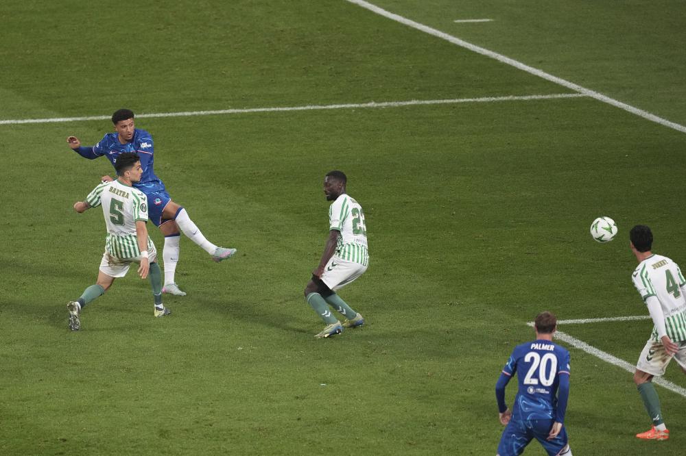 全市场报道哈列巴什维利：模板罗伯逊，皇萨与利物浦在关注他