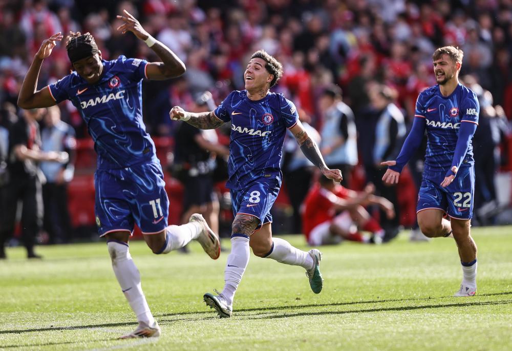 太阳报走访出售原味球衣公司的仓库：汗臭味强烈却不令人反感